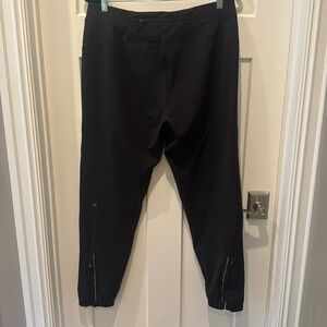 Lululemon XL women’s zipper close ankle joggers! NWOT